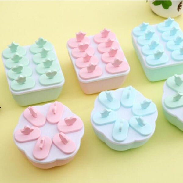 Plastic popsicle molds