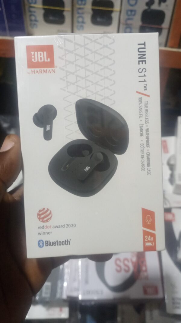 JBL  tune s11.
