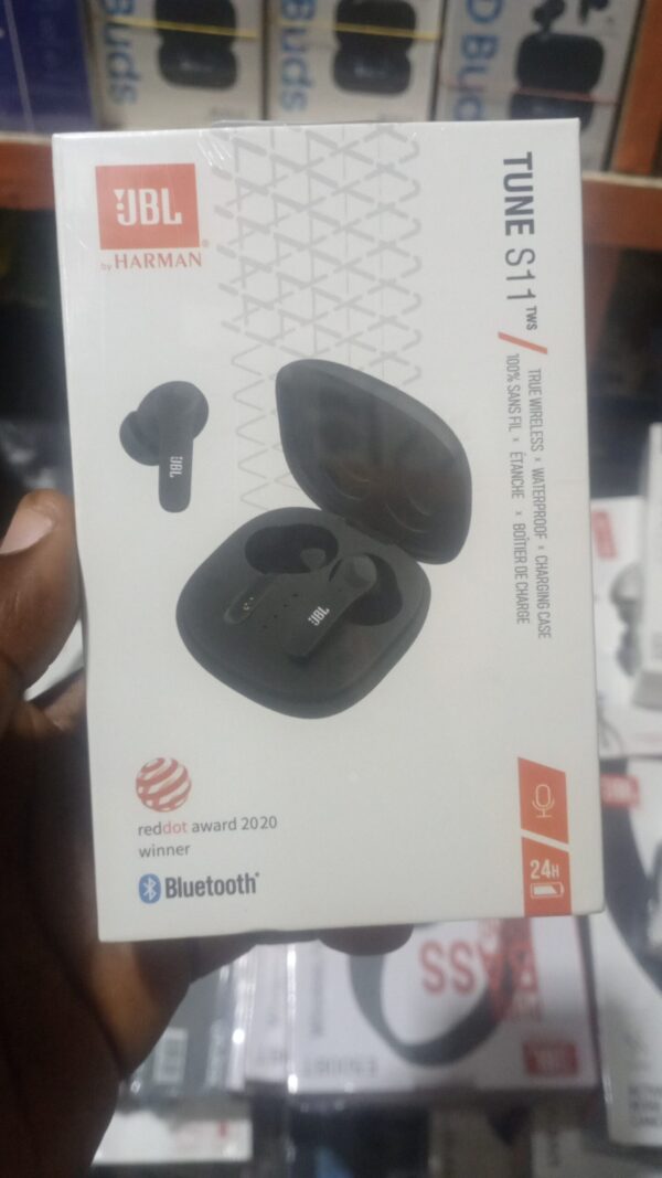 JBL  tune s11.