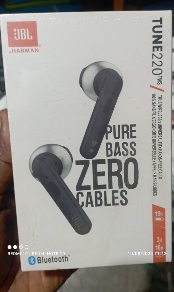 JBL tune 220.