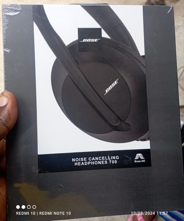 Bose cancelling noise.