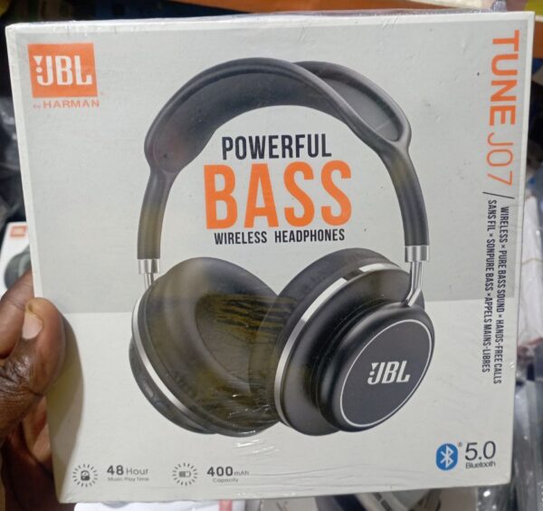 JBL tune j07 powerful bass